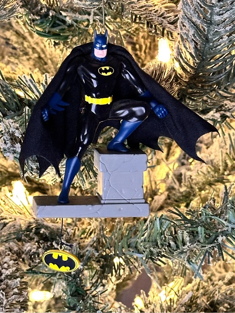 2004 Hallmark Keepsake – The Caped Crusader Batman Ornament